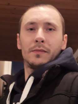 Karesz, 43 �ves t�rskeres� f�rfi, M�r