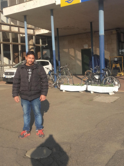 Pityu, 39 �ves t�rskeres� f�rfi, Polg�rdi
