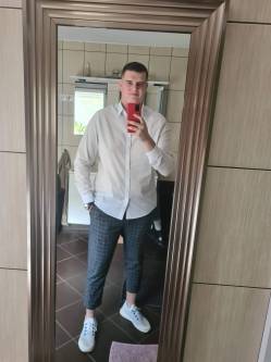 �kos, 28 �ves t�rskeres� f�rfi, Balassagyarmat