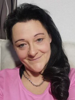 Brigitta, 51 �ves t�rskeres� n�, D�ge