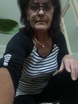 Roz�lia, 68 �ves t�rskeres� n�, H�dmez�v�s�rhely