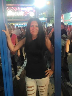 49 �ves budapesti n�