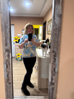 L�via, 51 �ves t�rskeres� n�, Monor