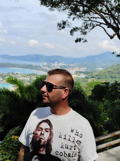 Csaba, 47 �ves t�rskeres� f�rfi, Karcag