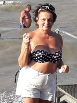 Erzs�bet, 77 �ves t�rskeres� n�, B�cs