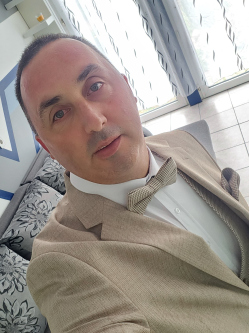 J�nos, 49 �ves t�rskeres� f�rfi, T�borfalva