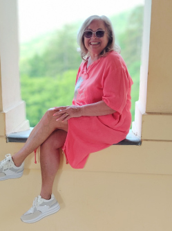 Marg�, 65 �ves t�rskeres� n�, G�rdony