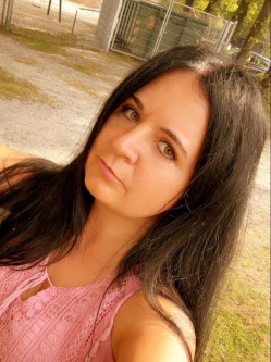 Evelin, 44 �ves t�rskeres� n�, Szeksz�rd