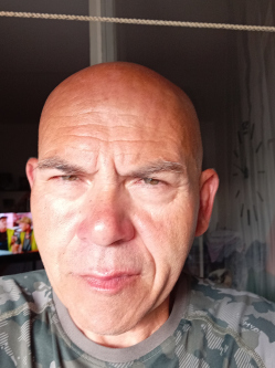 Csaba, 56 �ves t�rskeres� f�rfi, Szentl�rinc