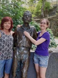 Andi, 57 �ves t�rskeres� n�, �zd