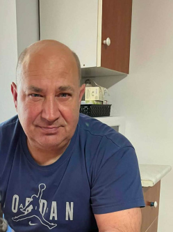 Zoltan, 52 �ves t�rskeres� f�rfi, B�k�scsaba