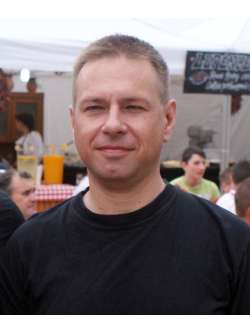 Attila, 53 �ves t�rskeres� f�rfi, Hatvan