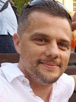 Roland, 45 �ves t�rskeres� f�rfi, Si�fok