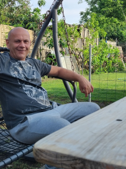 Endre, 50 �ves t�rskeres� f�rfi, Budapest