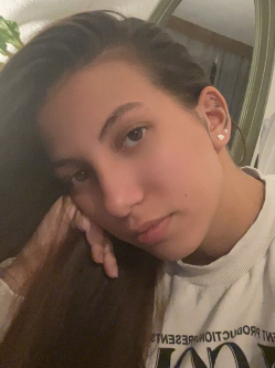 Zs�fia, 19 �ves t�rskeres� n�, Tirol