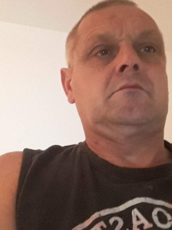 Ern�, 58 �ves t�rskeres� f�rfi, Vatta