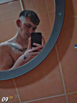 L�szl�, 19 �ves t�rskeres� f�rfi, Saj�szentp�ter
