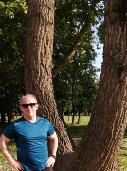 J�zsef, 53 �ves t�rskeres� f�rfi, Duna�jv�ros