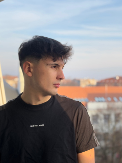 Andris, 20 �ves t�rskeres� f�rfi, Mak�