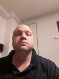 Istv�n, 51 �ves t�rskeres� f�rfi, Budapest