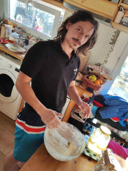 Norbert, 29 �ves t�rskeres� f�rfi, Budapest