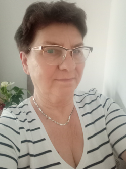 M�ria, 70 �ves t�rskeres� n�, Sikl�s