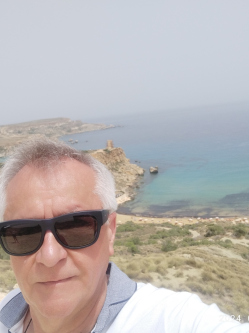 Mikl�s, 67 �ves t�rskeres� f�rfi, Keszthely