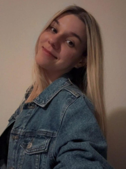 Lilla, 18 �ves t�rskeres� n�, Zalaegerszeg