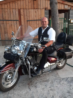 Ferenc, 50 �ves t�rskeres� f�rfi, Mez�ber�ny