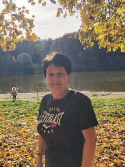 Zsuzsa, 63 �ves t�rskeres� n�, J�nosh�za
