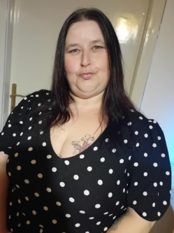 Reni, 41 �ves t�rskeres� n�, Bercel
