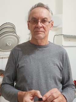 Istv�n, 69 �ves t�rskeres� f�rfi, G�nc