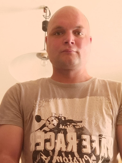 Tomi, 37 �ves t�rskeres� f�rfi, Somogyv�r