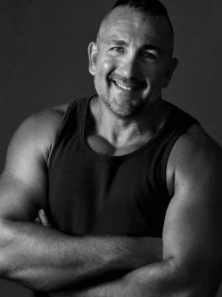 Zsolt, 53 �ves t�rskeres� f�rfi, G�d