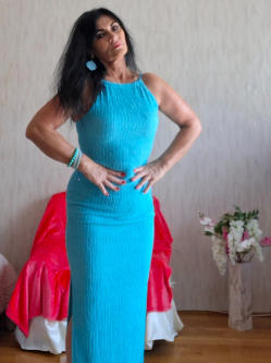 Icu, 58 �ves t�rskeres� n�, Mez�kov�csh�za