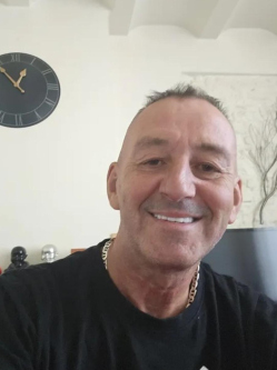 Elek, 56 �ves t�rskeres� f�rfi, Szolnok