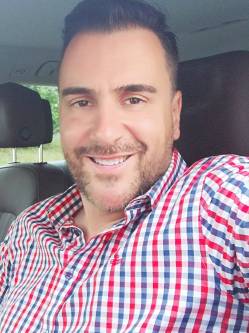 M�rk, 47 �ves t�rskeres� f�rfi, P�pa