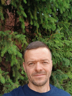 Csaba, 50 �ves t�rskeres� f�rfi, Mez�k�vesd
