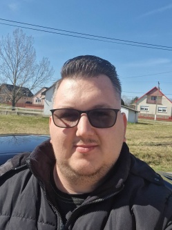 Bence, 30 �ves t�rskeres� f�rfi, Nagykinizs