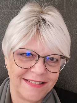 �va, 68 �ves t�rskeres� n�, P�cs