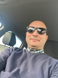 Attila, 55 �ves t�rskeres� f�rfi, Gy�r
