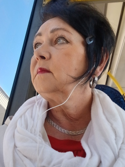 Szilvia, 55 �ves t�rskeres� n�, Sikl�s