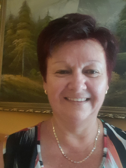 Ildik�, 54 �ves t�rskeres� n�, Potyond