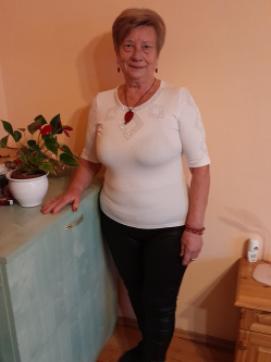 Erzsike, 75 �ves t�rskeres� n�, L�rinci