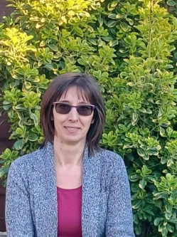 Juli, 50 �ves t�rskeres� n�, Szigetszentmikl�s