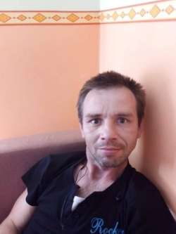 Attila, 43 �ves t�rskeres� f�rfi, Kishars�ny