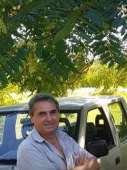J�nos, 61 �ves t�rskeres� f�rfi, Szenna
