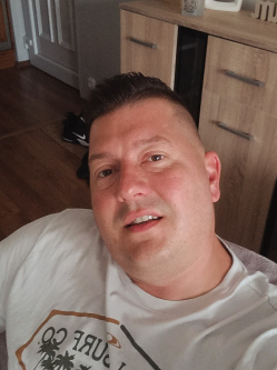 Lala, 47 �ves t�rskeres� f�rfi, Zalaegerszeg