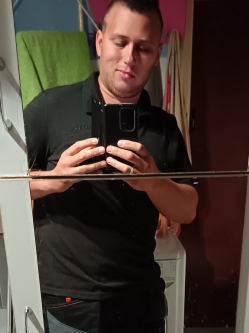 Alex, 24 �ves t�rskeres� f�rfi, S�r�nd