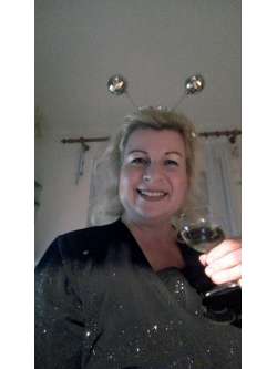 Rita, 51 �ves t�rskeres� n�, Harka